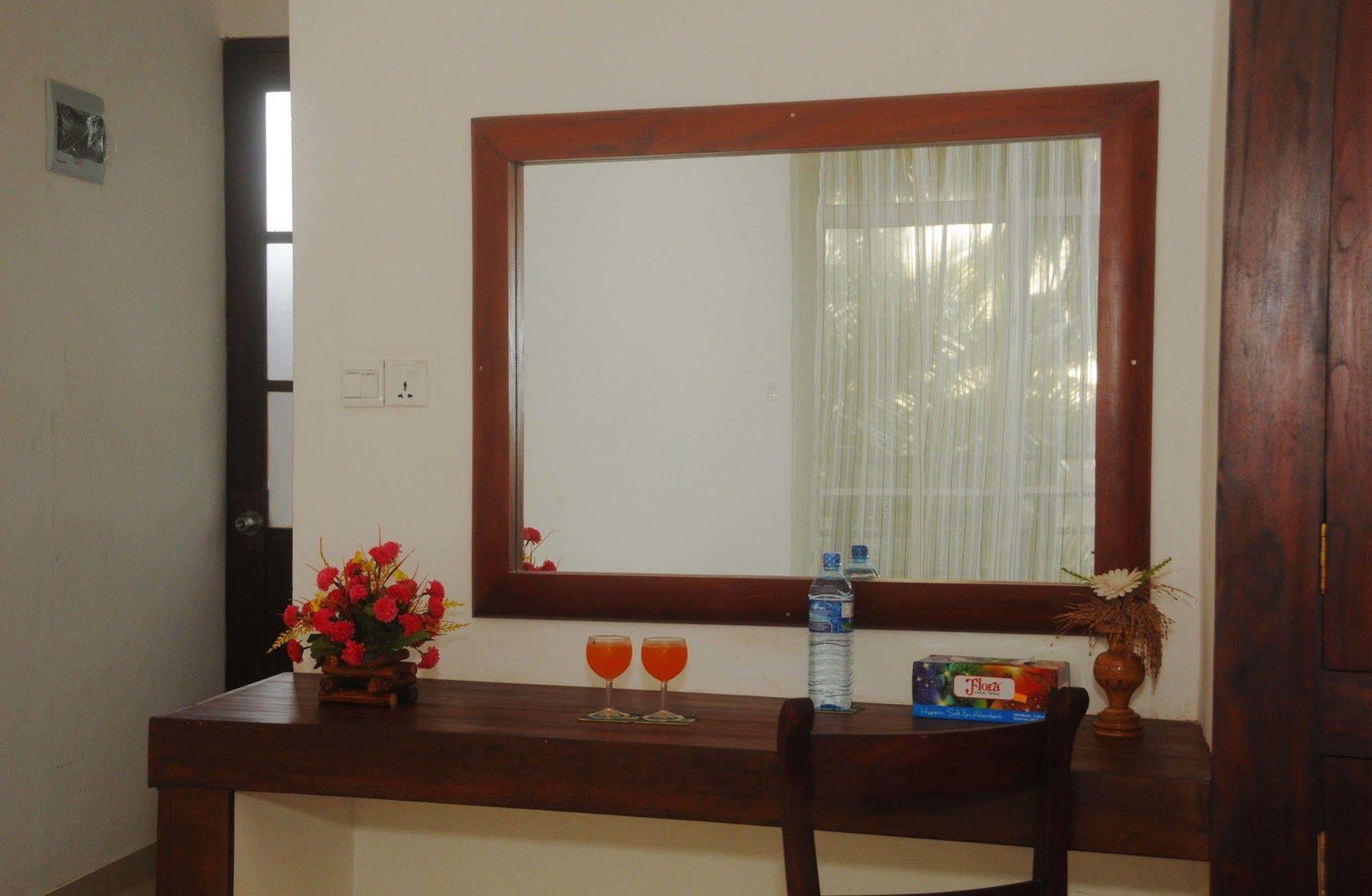 New Shangrela Beach Resort Ambalangoda  Exterior foto