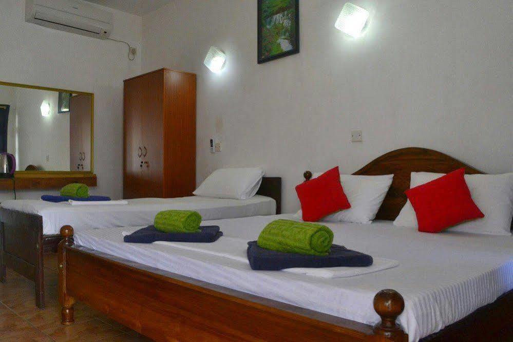 New Shangrela Beach Resort Ambalangoda  Exterior foto