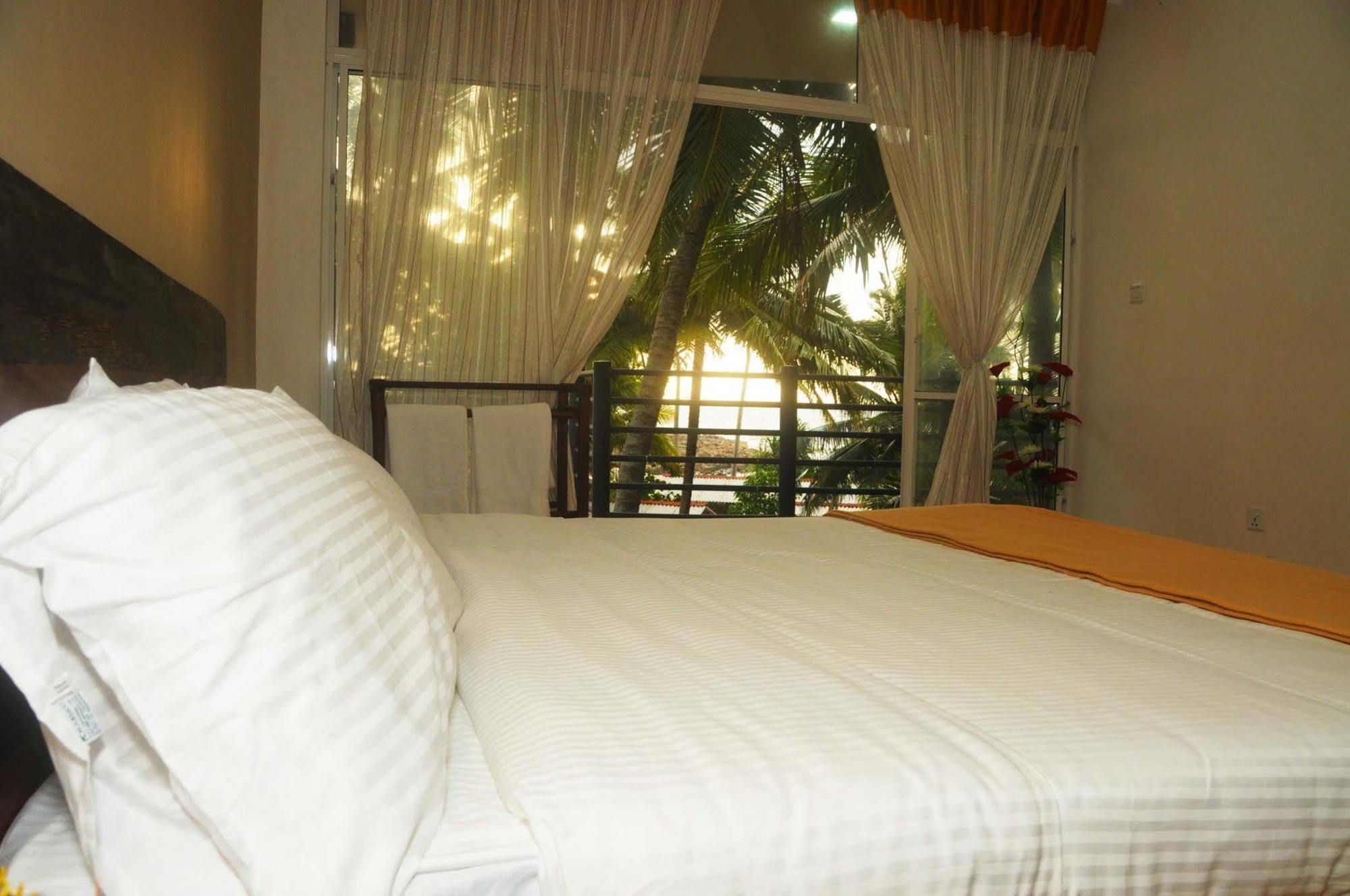 New Shangrela Beach Resort Ambalangoda  Exterior foto