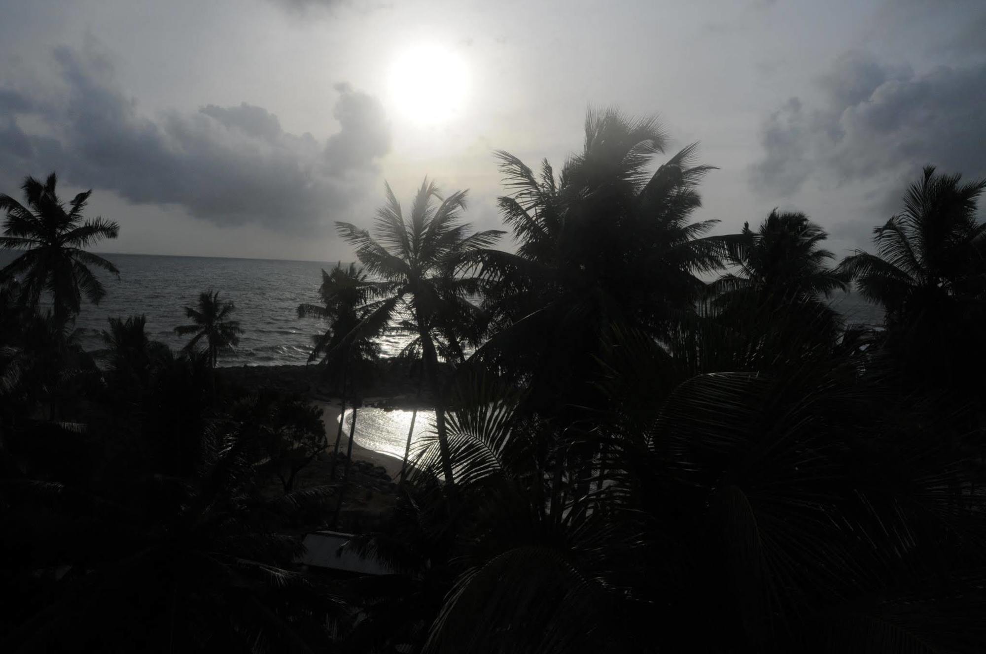 New Shangrela Beach Resort Ambalangoda  Exterior foto